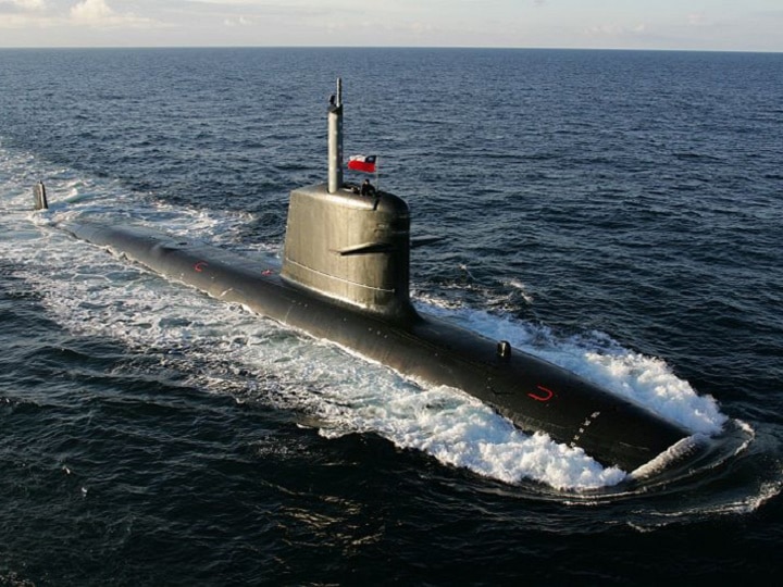 Bidding For India 55,000 Crore Submarine Project To Start By October: Report भारतीय नौसेना अब होगी और मजबूत, अक्टूबर में किया जाएगा 55,000 करोड़ रुपये की पनडुब्बी परियोजना की शुरूआत
