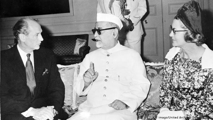 साल 1962 में देश के उपराष्ट्रपति और फिर साल 1967 में देश के राष्ट्रपति जाकिर हुसैन को भी भारत रत्न दिया गया. उन्हें साल 1963 में देश का सबसे बड़ा सम्मान मिला. जाकिर हुसैन अलीगढ़ विश्वविद्यालय के कुलपति रहे और उन्होंने 1957 से लेकर 1962 तक बिहार के राज्यपाल के तौर भी सेवाएं दीं.