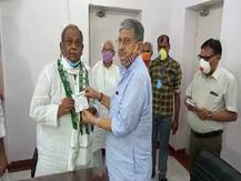 JDU में शामिल हुए RJD विधायक वीरेंद्र कुमार, कहा- राजनीतिक बाजार में सबसे कम बिकती है RJD