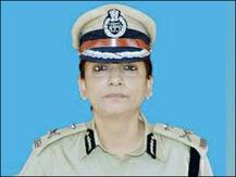 जम्मू कश्मीर: श्रीनगर में पहली बार महिला अधिकारी को सौंपी गई CRPF की कमान, IPS चारु सिन्हा आईजी के पद पर तैनात