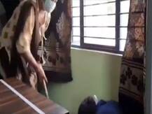 बागपत की बेरहम महिला टीचर का Video Viral, डंडे से की छात्रों की पिटाई