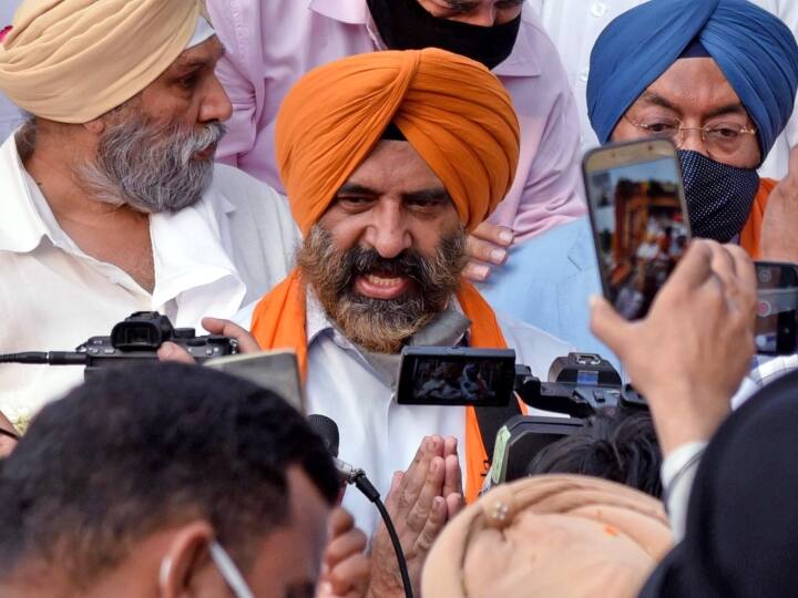 स्पेशल विमान से अफगानिस्तान से 182 हिंदू-सिख प्रवासी भारत पहुंचे, गुरुद्वारे में क्वॉरन्टीन होंगे- मनजिंदर सिंह सिरसा Manjinder Singh Sirsa said 182 Afghan Hindu Sikh migrants brought to India from Afghanistan स्पेशल विमान से अफगानिस्तान से 182 हिंदू-सिख प्रवासी भारत पहुंचे, गुरुद्वारे में क्वॉरन्टीन होंगे- मनजिंदर सिंह सिरसा