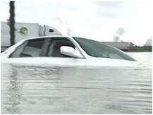 बारिश का पानी कार में भरने पर क्या करें? कार डैमेज से बचाने के लिए रखें इन बातों का ख्याल