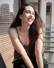 Photos: 46 की उम्र में करिश्मा कपूर ने शेयर की अपनी ऐसी तस्वीर, तेजी से हो रही है वायरल