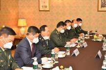 PHOTOS: गलवान और लद्दाख में तनाव के बाद भारत-चीन के रक्षामंत्री की पहली मुलाकात, कुछ ऐसा रहा राजनाथ सिंह का अंदाज