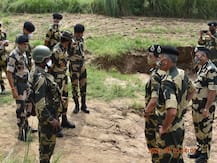 जम्मू: BSF के महानिदेशक ने किया भारत-पाकिस्तान बॉर्डर का दौरा, PAK की खोदी गई टनल का लिया जायजा
