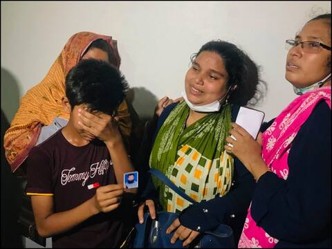 बांग्लादेश: ढाका में मस्जिद के AC में विस्फोट, 17 लोगों की मौत, 20 घायल बांग्लादेश: ढाका में मस्जिद के AC में विस्फोट, 17 लोगों की मौत, 20 घायल