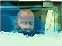 ऑस्ट्रिया में बर्फ के बक्से में रहकर शख्स ने बनाया नया कीर्तिमान, पिछला रिकॉर्ड तोड़ने में लगे 30 मिनट