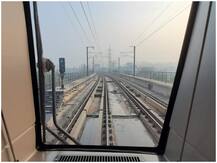 Photos: कोरोना के बीच 169 दिन बाद फिर दौड़ी दिल्ली मेट्रो, मास्क और दूरी के साथ सफर करते दिखे यात्री