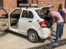 ग्रेटर नोएडा: कैब के अंदर खून से लथपथ मिला चालक का शव, पुलिस ने किया जल्द खुलासे का दावा