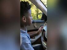 इंडियानापोलिस: 11 साल के बच्चे ने दादी की तबीयत बिगड़ते देख चलाई मर्सिडीज, कार में बिठाकर ले गया घर