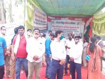 गाजियाबाद: छह दिनों से जारी है पैरेंट्स एसोसिएशन की हड़ताल, इन मांगों को लेकर बैठे हैं धरने पर