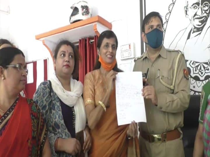 कंगना रनौत विवाद में संजय राउत के खिलाफ वाराणसी में शिकायत दर्ज हुई