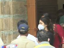 गिरफ्तारी के बाद की रिया चक्रवर्ती की आई है ये तस्वीरें, देखें