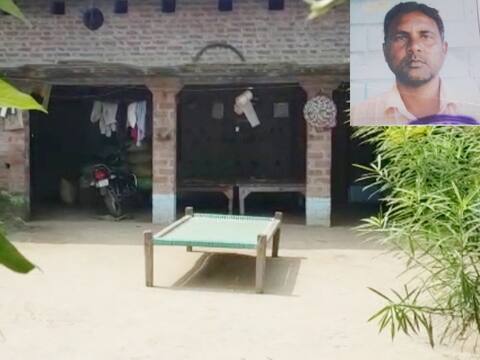 यूपी: पीलीभीत में घर के अंदर जमीन में गड़ा मिला 'लापता' शख्स का शव, पत्नी-बच्चों की तलाश में जुटी पुलिस यूपी: पीलीभीत में घर के अंदर जमीन में गड़ा मिला 'लापता' शख्स का शव, पत्नी-बच्चों की तलाश में जुटी पुलिस