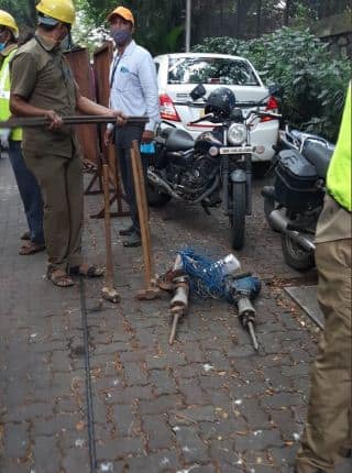 कंगना ने एक और टवीट करते हुए कहा कि मैं कभी गलत नहीं होती हूं, मेरे दुश्मन ये हर बार साबित करते हैं. उन्होंने कहा कि देखा इसलिए मैं कहती थी कि मुंबई अब पीओके बन गया है.