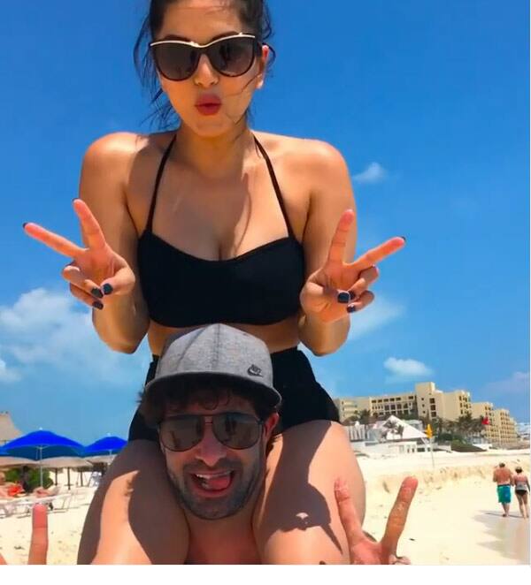 बता दें कि सनी इस समय पति के साथ अमेरिका में समय बिता रही हैं.