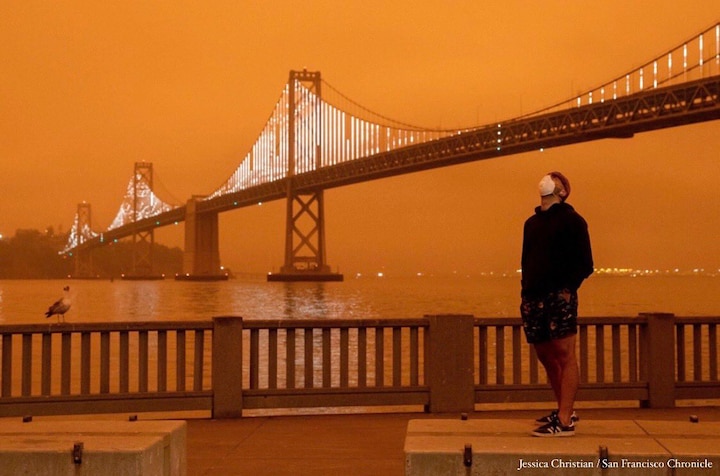 Barack Obama Shares Pics Of Orange Skies Amid West Coast Fires in US अमेरिका के जंगलों में लगी आग से 'ऑरेंज' हुआ आसमान, पूर्व राष्ट्रपति ओबामा ने शेयर की तस्वीरें