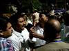 यूपी: प्रयागराज में वकीलों और पुलिस में आधी रात को झड़प, हुआ हल्का बल प्रयोग