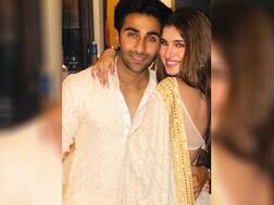 तारा सुतारिया और आदर जैन ने समुद्र किनारे पर किया नए साल का स्वागत, दिखाया दिलकश अंदाज