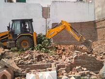 अमरोहा में अवैध प्लाटिंग पर चला प्रशासन का बुलडोजर, भू-माफियाओं में मचा हड़कंप