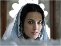 पहली फिल्म से कामयाबी का स्वाद चखने वाली ये एक्ट्रेस नहीं जमा पाई बॉलीवुड में अपने पैर