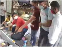 उत्तर प्रदेश के अलीगढ़ में दिनदहाड़े ज्वैलर्स की दुकान से 35 लाख रुपये की लूट, सीसीटीवी में कैद हुई वारदात