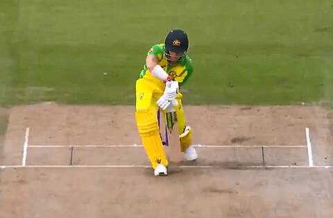 ENGvsAUS: जोफा आर्चर की तूफानी गेंद को नहीं देख पाए डेविड वार्नर, ऐसे उड़े स्टंप्स ENGvsAUS: जोफा आर्चर की तूफानी गेंद को नहीं देख पाए डेविड वार्नर, ऐसे उड़े स्टंप्स