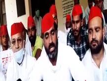 सपा ने अवैध शराब को लेकर किया प्रदर्शन, कहा- मेरठ में हुई मौतों का जिम्मेदार कौन