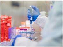 क्रिसमस तक आ सकती है कोरोना की वैक्सीन, ब्रिटिश महिला के बीमार पड़ने पर एस्ट्राजेनेका ने रोका था ट्रायल