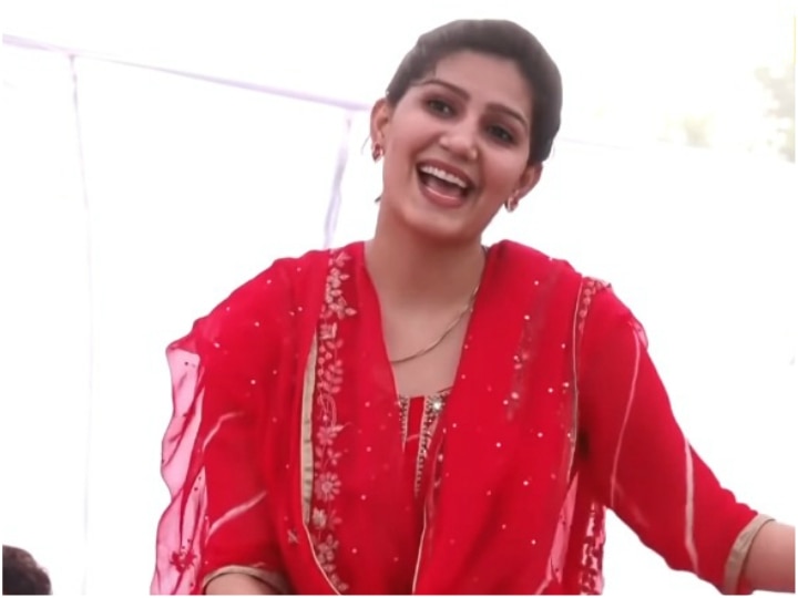 This song of Sapna Chaudhary on Karwa Chauth is getting viral, got so many crores views Karwa Chauth पर Sapna Chaudhary का ये गाना हो रहा है जमकर वायरल, मिले इतने करोड़ व्यूज