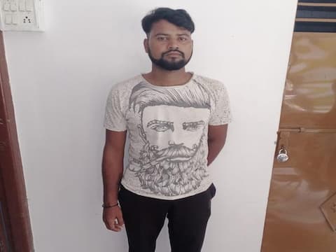 सिरफिरे आशिक ने की प्रेमिका की हत्या, फिर रची झूठी कहानी, आखिरकार पुलिस के शिकंजे में फंस गया सिरफिरे आशिक ने की प्रेमिका की हत्या, फिर रची झूठी कहानी, आखिरकार पुलिस के शिकंजे में फंस गया