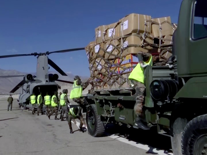 LAC पर तनाव के बीच सेना ने लद्दाख में लंबी सर्दी के लिए की है ऐसी तैयारी | PHOTOS