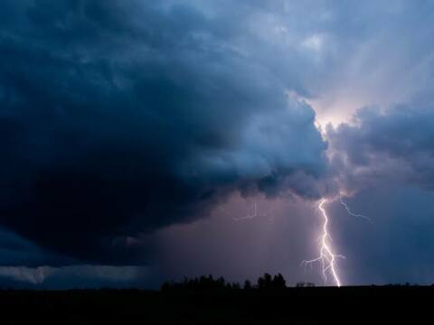Bihar Weather Updates: इन जिलों में तेज बारिश की आशंका, कई इलाकों में वज्रपात ने ली लोगों की जान