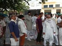 गाजियाबादः मांगों को लेकर गोविंदपुरम अनाज मंडी में जमा हुए किसान, अधिकारियों से विफल रही वार्ता