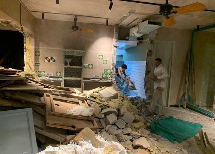 उन्होंने लिखा कि जो कभी मंदिर था उसे क़ब्रिस्तान बना दिया, देखो मेरे सपनों को कैसे तोड़ा, यह बलात्कार नहीं?