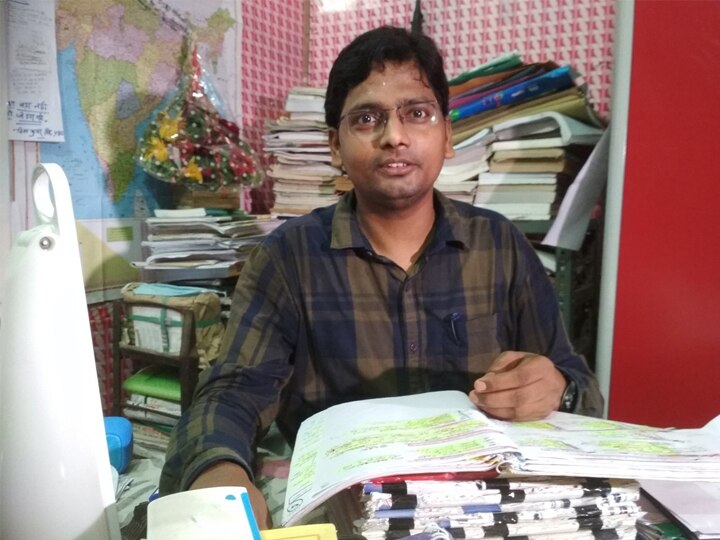 Primary Teacher Vinay kumar selection in UP PCS ANN प्राइमरी का टीचर बना पीसीएस अफसर, छठी कोशिश में मिली कामयाबी, अब डिप्टी कलेक्टर बनने की तैयारी