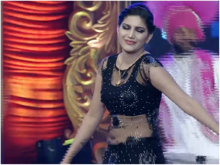 Sapna Choudhary Dance performance Video on tere thumke sapna choudhary सपना चौधरी के जबरदस्त डांस का वीडियो मचा रहा धूम, आपने देखा क्या ?
