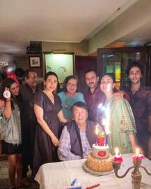 Birthday Photos: करीना कपूर खान ने परिवार के साथ मनाया 40 वां बर्थडे, यहां देखिए देर रात हुए खास सेलिब्रेशन की तस्वीरें