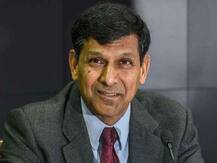 RBI के पूर्व गर्वनर रघुराम राजन ने कहा- चुनिंदा सरकारी बैंकों का निजीकरण करने के जरूरत