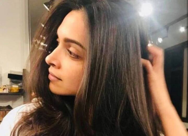 NCB के हाथ एक वाट्सएप चैट लगी है जिसमें ड्रग्स के खरीद-फरोख्त की बात की जा रही है. एनसीबी ने मंगलवार को सुशांत सिंह राजपूत की टैलेंट मैनेजर जया शाह को पूछताछ के लिए बुलाया है. इस पूछताछ में कई अहम खुलासे हो सकते हैं.