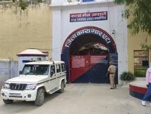 एटाः अब जेल तक भी पहुंचा कोरोना, 16 नए बंदियों में संक्रमण का खुलासा