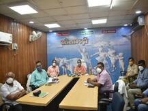 अवैध रूप से सरकारी आवास में रह रहे 13 कर्मियों को DM ने 48 घंटे के अंदर आवास खाली करने का दिया आदेश