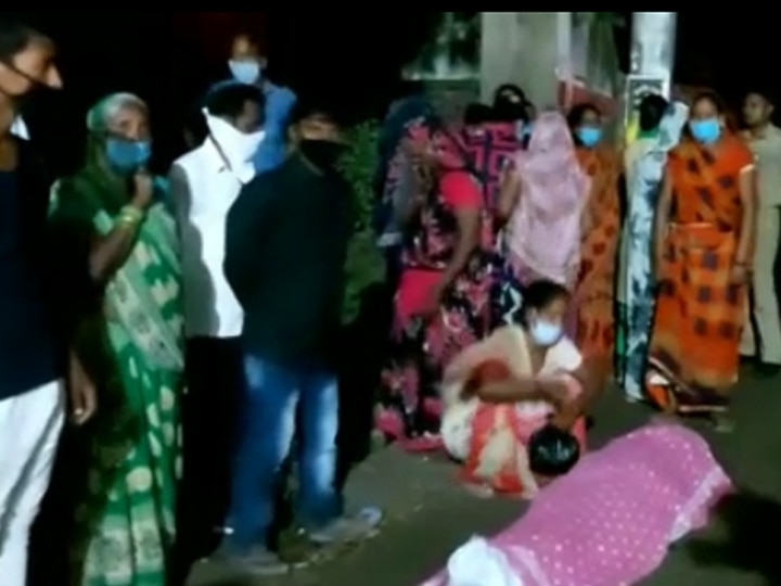 Woman died after one month people protest against police in ambedkarnagar ANN
