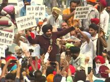 किसान बिल के विरोध में सड़क पर उतरे नवजोत सिंह सिद्धू, कहा- इससे जमाखोरी को बढ़ावा मिलेगा