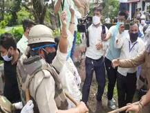 देहरादून: कृषि बिल के विरोध में ट्रैक्टर से विधानसभा पहुंचे कांग्रेस विधायक, जमकर हुआ हंगामा