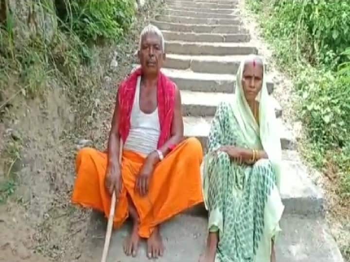 पहाड़ का सीना चीरकर गनौरी ने योगेश्वर नाथ के मंदिर तक बनाई सीढ़ी, आसान कर दी श्रद्धालुओं की राह