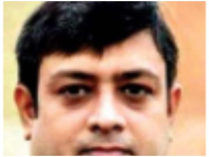 Coronavirus infected doctor removed his oxygen support to help elderly patient Covid-19 से पीड़ित डॉक्टर ने पेश की मानवता की अद्भुत मिसाल, अपना ऑक्सीजन सपोर्ट देकर मरीज की बचाई जान