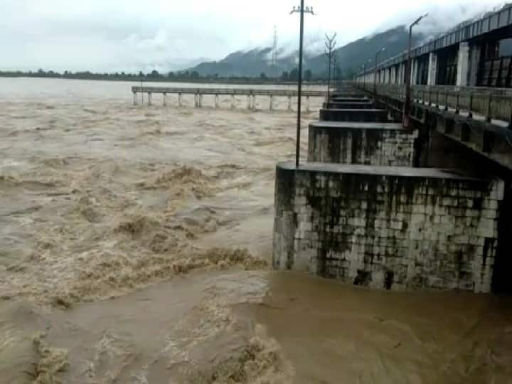 Bihar Flood: Flood threat once again in North Bihar, rain in Nepal may become a disaster ann Bihar Flood: उत्तर बिहार में फिर एक बार मंडरा रहा बाढ़ का खतरा, नेपाल में हो रही बारिश बन सकती है आफत