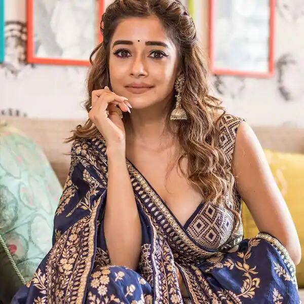 इसके अलावा 'बिग बॉस' के लिए लव लेटर में टीना ने आगे लिखा- 'मुझे मीडिया से फोन आ रहे हैं. हमारी खबर छप रही हैं. सोच रही हूं कि आखिर ये  खिचड़ी कैसे पकी? ये जोड़ी नहीं बन सकती. मैं तुमसे प्यार करती हूं मगर सिर्फ एक ऑडियंस के नाते, कंटेस्टेंट के तौर पर नहीं.'